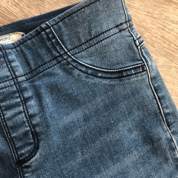 Free People flare Jeans. - Picture 5 of 11